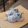 Zapatos Casuales de Malla Transpirable para Niñas 2026 Primavera/Verano Nuevos Zapatos Deportivos para Correr de Suela Suave para Niños Mayores Tenis Blancos