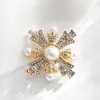 Accesorios de Traje de Estilo Nuevo Europeo y Americano, Ramillete de Cristal de Gama Alta, Broche de Pin de Cruz de Perla y Cristal Exagerado Retro