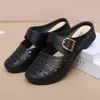 Verão 2026 Novos Meio Chinelos Vazados com Costas Abertas Femininos Roupa Externa Fundo Plano Respirável Solado Macio Moda Versátil Sapatos com Furos Tendência