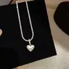 Collar de Corazón de Resina con Corazón de Concha Blanca Estilo Fresco de Verano Cadena para Clavícula Lujo Ligero Gama Alta Nicho Adorno de Collar para Mujeres