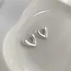 Pendientes de Hebilla de Oreja de Amor Brillantes de Color Plata Metálica Versátiles Simples Femeninos de Lujo Ligero de Gama Alta Estilo Fresco Pendientes Pendientes