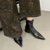Botas de Cano Curto Apontadas Versáteis Chuyuji para Mulheres 2026 Outono/Inverno Novas Salto Grosso Nicho Botas Slim Salto Alto Botas Martin