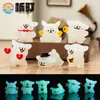 Micro-Paisaje de Musgo Creativo Lindo Que Brilla en la Oscuridad Dibujos Animados Perro Blanco Pequeño Accesorios de Decoración DIY Adornos Pequeños para Coche Escritorio