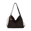 Bolsa Tote Retrô Nova Outono 2026 Bolsa de Ombro Simples e Estilosa Bolsa de Braço Mochila da Moda de Grande Capacidade
