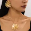 Tres Elegantes Collares con Colgante Grande de Flor Cepillada 3D Juego de Joyería para Mujer Versátil para el Día a Día y Citas