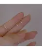 Brincos minimalistas e elegantes transfronteiriços, pequenos e requintados, de design de nicho versátil com diamantes, em formato de coração, de alta qualidade, personalizados, brincos compactos