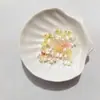 Nuevo Estilo Flor de Cerezo Estampada en Oro con Bordes Dorados y Plateados 15 mm Pétalos Perlados de Dos Tonos Materiales Hechos a Mano para Bricolaje Accesorios para el Cabello de Estilo Antiguo Ramo