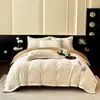 Conjunto de Quatro Peças de Veludo Leite Esculpido de Luxo Acessível Classe A Inverno Espesso de Alta Qualidade Lençóis Quentes Bordados Conjunto de Quatro Peças