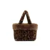 Bolso nuevo de felpa con estampado de leopardo, muy elegante y versátil, bolso suave y lindo de pelo para niñas, bolso de mano moderno y único a la moda