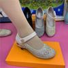 2023 nuevas sandalias de malla de cuero suave real transpirables zapatos de una sola capa para mujer zapatos de agujeros para bailar de suela blanda verano zapatos de mamá