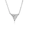 Collar Exquisito de Acero Inoxidable Europeo y Americano Incrustado con Circonita Triángulo Cadena Cruzada Versátil Colgante Cadena para Clavícula de Mujer Nicho Lujo Ligero
