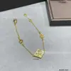 Pulseira Buccellati feminina jacquard estilo palácio com pedra olho de tigre, acabamento escovado a laser, com flor única, três flores, cinco flores, trevo de quatro folhas