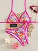 Comercio Electrónico Transfronterizo se Especializa en Suministrar Inventario Directo de Fábrica de Bikinis Sexys Estampados de Moda Europea y Americana para Mujeres