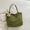 Bolso de mano de lunares nuevo, elegante y moderno para 2026, con un diseño único, alto atractivo estético y un look relajado y chic, con una gran capacidad adecuada para ir al trabajo