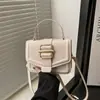 Bolsa Feminina Personalizada de Moda Simples 2025 Nova de Nicho Portátil de Ombro Texturizada Retro Transversal Pequena Quadrada para o Dia a Dia
