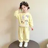 Conjunto de outono para meninas 2026 novo estilo infantil primavera e outono casual moderno moletom estiloso e lindo para bebê menina