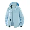 A principios de otoño, usa una chaqueta de trabajo con capucha de bloques de color, una prenda exterior holgada y casual de retazos, un nuevo estilo de primavera/otoño que es versátil y favorecedor