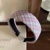 Diadema de Cuadros Fresca de Estilo Coreano para Primavera y Verano con Ala Ancha, Diseño Retro de Parte Superior Alta que Hace que la Cara Parezca Más Pequeña, Nuevo Accesorio para el Cabello Diadema para Lavarse la Cara