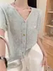 Camiseta de Tricô Fina com Botões Coloridos e Lantejoulas Estilo Coreano para Mulheres, Nova Moda Primavera/Verão Top Curto Tendência