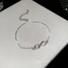 Pulsera de Cruz con Lazo de Circonita Estilo Coreano, Simple y de Moda, Versátil para el Uso Diario, Joyería de Lujo Ligero y Sensación de Alta Gama