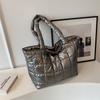 Bolso grande simple transfronterizo para mujeres 2023 otoño e invierno Nuevo bolso para ir al trabajo moda versátil gran capacidad hombro tote bag moda