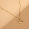 Collar francés sencillo y versátil de hoja de ginkgo con acero de titanio para mujer, diseño de nicho, cadena de clavícula popular de verano, oro de 18 quilates.