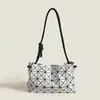 Popular Bolso de Mujer de Comercio Exterior 2025 Nuevo Geométrico Acolchado Bolso de Hombro Bolso Cruzado con Cordón de Moda Simple para Mujer Tendencia