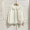 Camisa pequeña con cuello de muñeca bordado estilo japonés artística holgada versátil de manga larga adelgazante para estudiante joven camisa pequeña