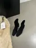 Botas de moda versáteis e confortáveis com bico quadrado e salto grosso, estilo retrô britânico em camurça, botas de moda coreana 2026