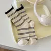Meias Listradas para Mulheres, Meias de Cano Médio para Primavera e Outono, Meias de Algodão com Etiqueta no Calcanhar, Estilo Coreano e Japonês da Moda, Meias Longas de Verão para Estudantes