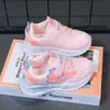 Tenis de piel para niña, nueva colección primavera/otoño 2025, zapatos casuales para estudiantes de primaria, zapatos para niños, suela suave, zapatillas deportivas antideslizantes