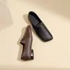 Sapatos Femininos Confortáveis com Solado Macio, Estilo Novo, Mocassins Slip-On de Couro Trançado com Bico Quadrado, Sapatos de Salto Baixo com Corte Profundo