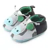 Venta caliente al por mayor de comercio exterior tejido de algodón zapatos para bebé zapatos para niño pequeño no se caen zapatos 0381