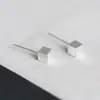 Pendientes de botón pequeños, únicos, lindos, minimalistas y de plata de ley 925 con diseños creativos, estilo elegante y atractivo versátil - perfectos para mujeres