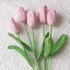 Flor de tulipán de lana cerrada terminada flor tejida ramo de mano ganchillo al por mayor Día de San Valentín Día del Maestro
