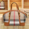 Fabricante de Origem de Bolsas Femininas de Guangzhou 2025 Nova Tendência Grande Capacidade Xadrez Bolsa Tiracolo Ombro Transversal Simples Casual