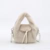 Bolsa Transversal de Ombro Bola de Pelo Fofa Bolsa de Pelúcia Nova Outono e Inverno Pequena Bolsa de Pelo Sintético para Mulheres