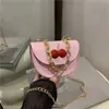 2026 Nuevo Estilo Principios de Primavera Bolso de Hombro Mini Elegante con Cadena para Mujer, Bolso Cruzado Elegante para Pintalabios, Bolso de Alto Valor para Mujer