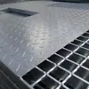 Peldaños de Escalera de Rejilla de Acero Galvanizado Plataforma Pasarela Rejilla de Acero Placa Antideslizante Planta Química Cubierta de Canal de Drenaje Subterráneo