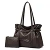 Nuevo Bolso de Mujer de Principios de Otoño Estilo Retro de Alta Gama Textura de Cuero con Cera de Aceite Bolso de Mano Gran Capacidad Versátil de Hombro Único Bolso para Madre e Hijo Moderno