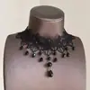 Gargantilha Tromande de Renda com Pingente de Franjas Preto