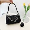 Bolso de mano para mujer 2023 diseño elegante plisado nube bolso de mujer correa de hombro tejida bolso de mano pequeño fresco cadena de amor