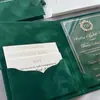 Porta-Cartão de Convite de Casamento de Veludo Verde Militar Personalizado para Atacado, Cartão de Convite de Acrílico Carimbado a Ouro, Nicho de Alto Padrão