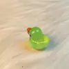 Famoso en Internet Luminoso en la Oscuridad Mini Colorido Grande Pato Juguete para Niños Coche Decoración DIY Hecho a Mano Resina Accesorios