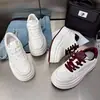 Zapatillas Blancas de Mujer con Suela Gruesa para Aumentar la Altura, Nuevo Modelo Otoño 2026, Zapatos Deportivos Casuales Versátiles para Mujeres Bajitas, Populares Zapatos de Tabla de Cuero Suave