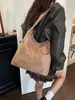 Bolsa tote vintage de grande capacidade para mulheres, novo modelo 2026, bolsa de ombro/axila versátil e moderna em camurça vintage