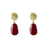 Pendientes de Color Rojo Vino para Año Nuevo Piezas Geométricas Simples Coreanas Pendientes Rojo Vino Versátiles Estilo Retro de Hong Kong