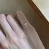 Anillo de Cruz con Purpurina Fina de Nuevo Estilo para Mujer Diseño Único de Nicho Sensación de Alta Gama Extraíble Ajustable Simple Moderno Versátil