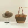 Novo Conjunto de Bolsa de Palha Tecida e Chapéu, Conjunto de Duas Peças de Grande Capacidade, Bolsa Tote para Viagem ao Ar Livre, Chapéu de Sol de Aba Larga, Versátil