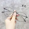 Novos óculos estilo coreano com filtro de luz azul para mulheres, armação de metal plana de alta definição da moda, estilo popular do TikTok, armação de óculos de celebridade da internet com visual natural